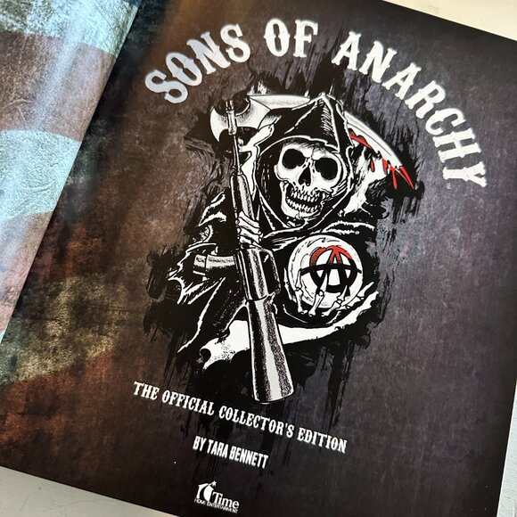 Sons of Anarchy The Official Collectors Edition Book Plus Comic Book - Picture 2 of 9